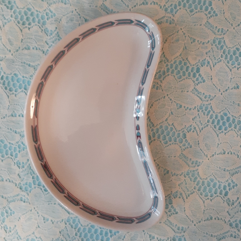 Vintage Restaurant Ware Crescent Shaped Dish - Picture 5 of 9